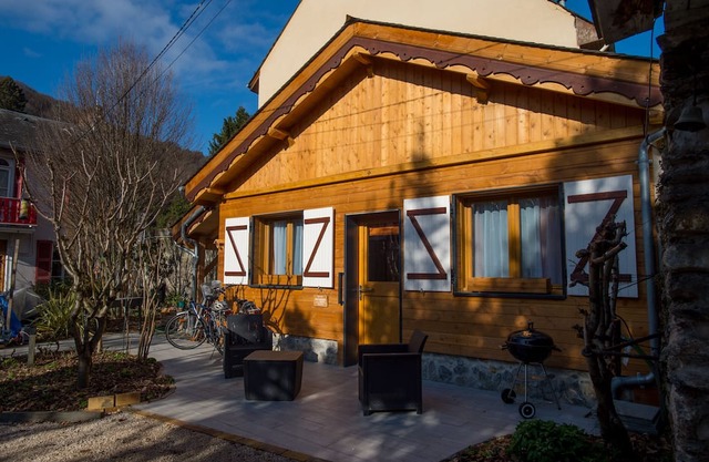 Chalet Neuf Classé 4 Étoiles, Équipé PMR au Cœur de Bagnères-de-bigorre