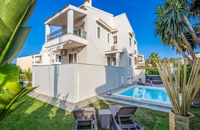 Anastasia Home - Outdoor pool | heated Jacuzzi