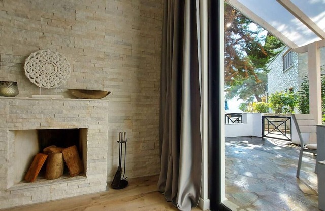 Phaedrus Living: Luxury Maisonette Platres