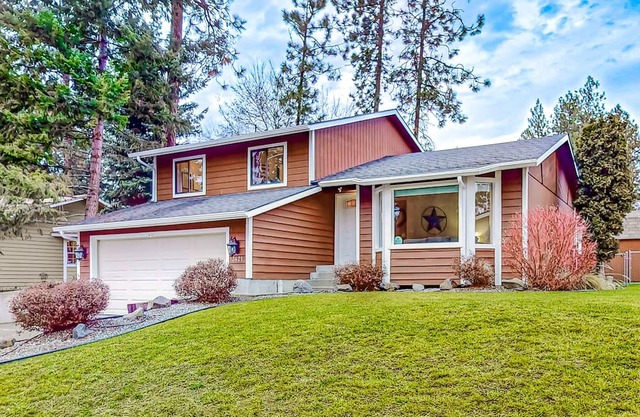 Beautifully renovated, dog-friendly home with great location & backyard