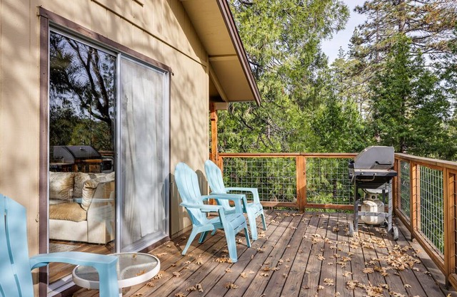 Mi-Wuk Village Vacation Rental w/ Forest Views!