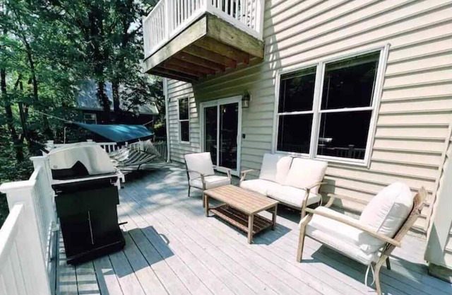 The Bitter End Inn at Buckeye Lake. Millersport, Ohio