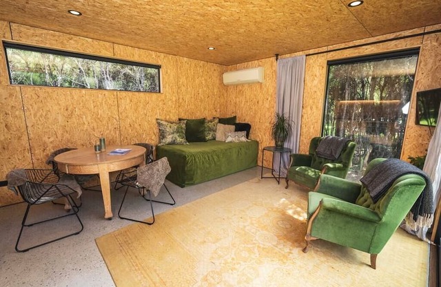 Wanaka's most Stylish, tranquil and private one bedroom apartment, 2 x free bike