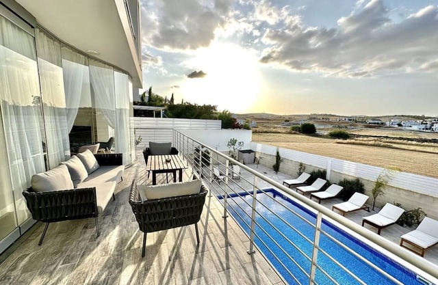 Amazing Luxury Villa Larnaca
