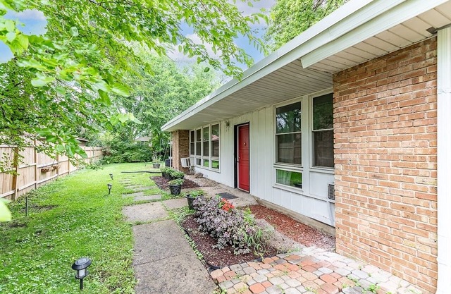 Cozy Rest-Haven, walking distance from Metra station and downtown Flossmoor