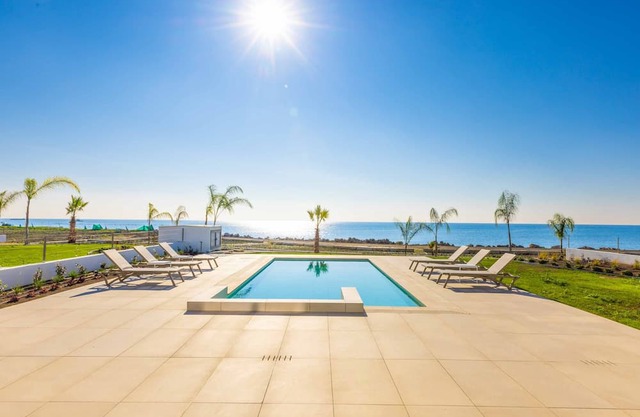Larnaca Blue 4 - Three Bedroom Villa, Sleeps 6