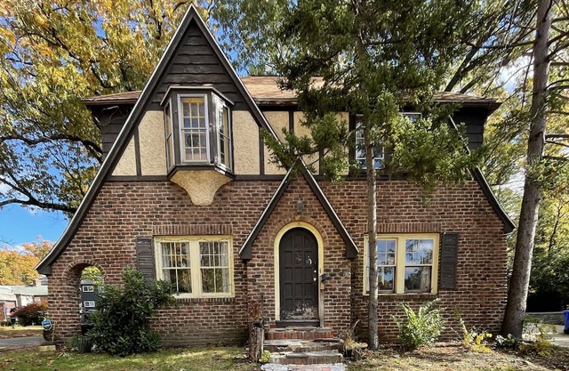 Comfortable Tudor next to all the w MA college’s . lake and park steps away, MGM