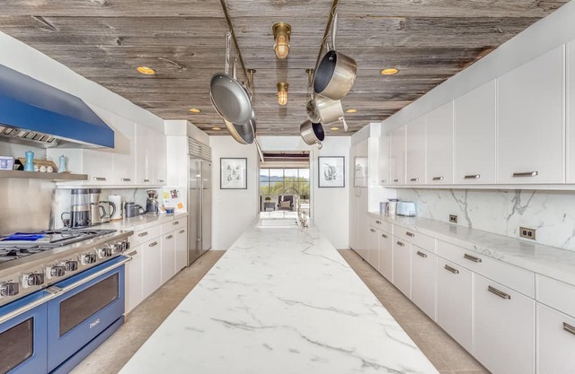 Private, luxury Hudson Valley Home - heated pool, hot tub and stunning views!