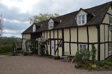 Whitewells Farm Cottages, Malvern in Malvern