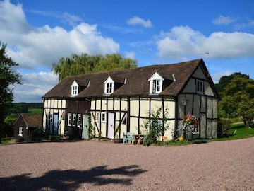 Whitewells Farm Cottages, Malvern in Malvern