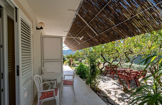 Studio flat with terrace and sea view Viganj, Pelješac (AS-19391-b)