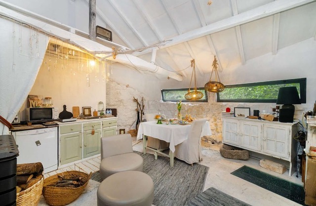 Riverfront Retreat with Exclusive Waterfall Views