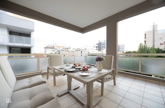 Lena Court - Spacious 3bdr, City Views