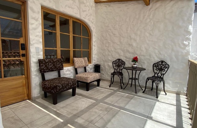 Suite Moderno Colonial con Terraza Centro Histórico Cuenca