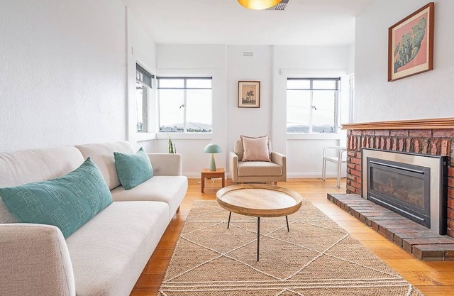 1950 Serenity Classic Hobart Escape near CBD