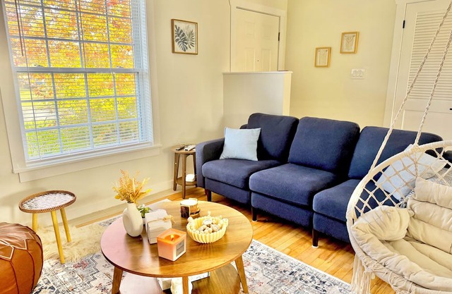 Modern 2BR Haven Near Hospital & Minutes to Shop