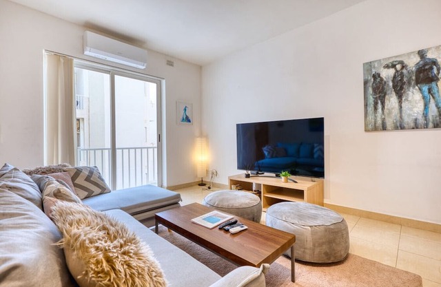 The Beach Apartment - Sliema