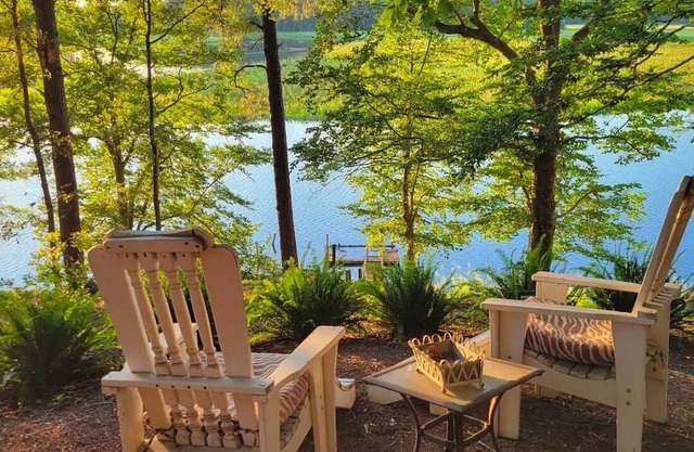Quaint family cottage along Piscataway Creek