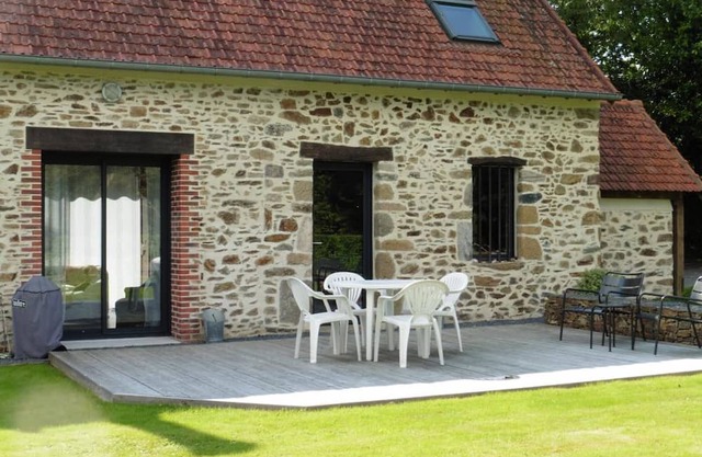 Cozy house with fireplace and garden