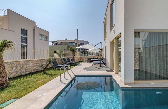 LCT Villa Zora, stunning 4-bedroom villa with pool