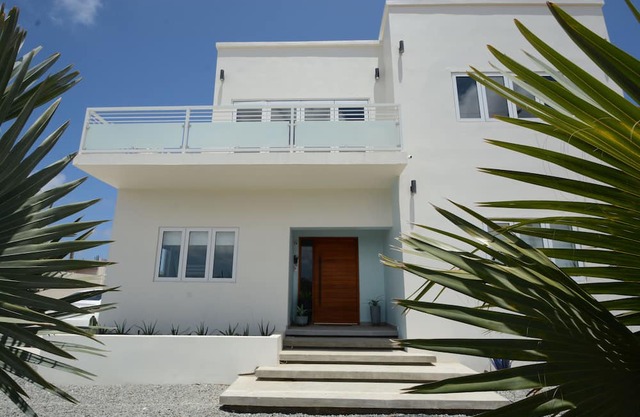 House With Spectacular Island Views Perched On Top of Aruba
