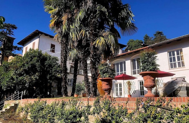 Romantic apartment with swimming pool in period villa in Monferrato