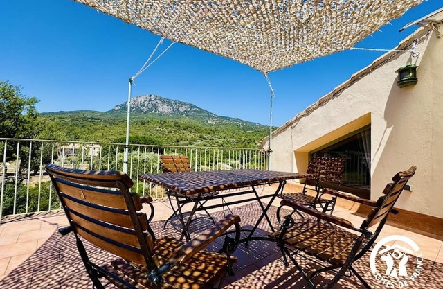 Au Pied du Château - PADERN