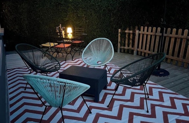 Lovely 1-bedroom cottage in an ancient farm Normandy. Pet allowed. Heated pool.