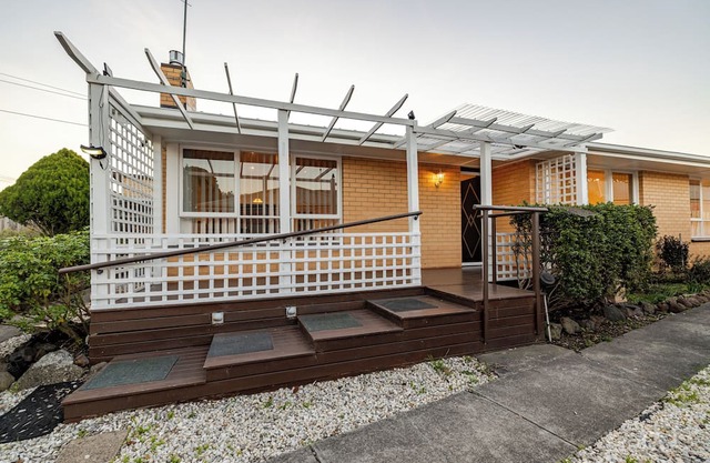 Geelong 3 Bedroom House, 4 Beds, Near City Centre