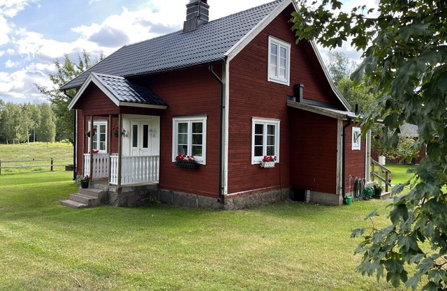 Charming red cottage by the golf course – near Vimmerby and Astrid Lindgren's World | SE05090