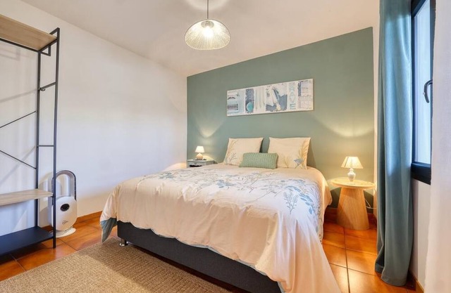 Small Creole Kaz with garden and jacuzzi, near Grande Anse beach