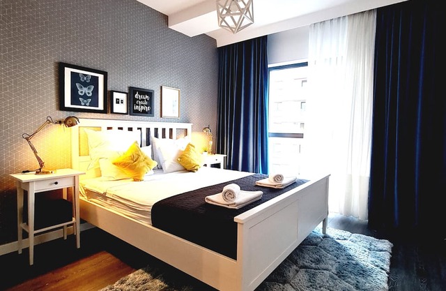 Modern 2-room apartment Free Parking Self Check-in Near Metro