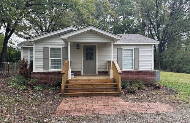 Livie’s Cozy Cottage Near Collierville