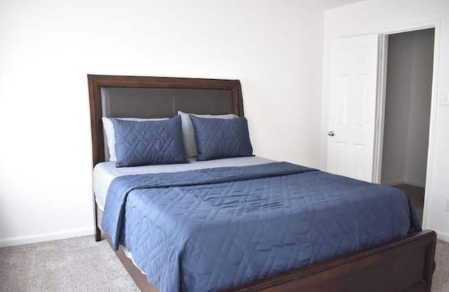 Comfy Home 6 miles from Bush Airport