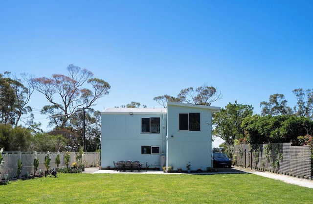 Tenby Point Waterfront Views & Tranquil Garden