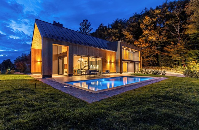 Blacksmith House - Stylish vacation home with spa & nature views