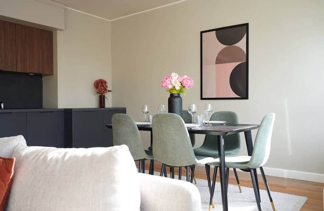 Le Neyst, Lyon center