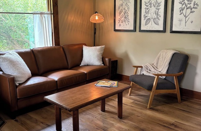 Enjoy your stay at this charming 2-bedroom farmhouse in Ava