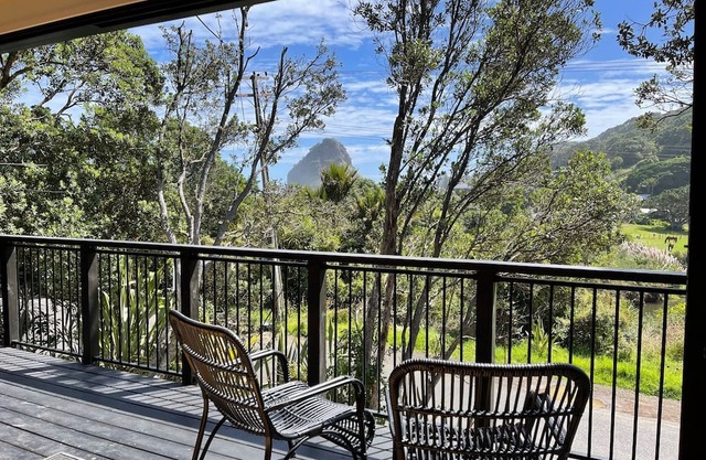"Ruruwai" Perfect Piha Beach getaway