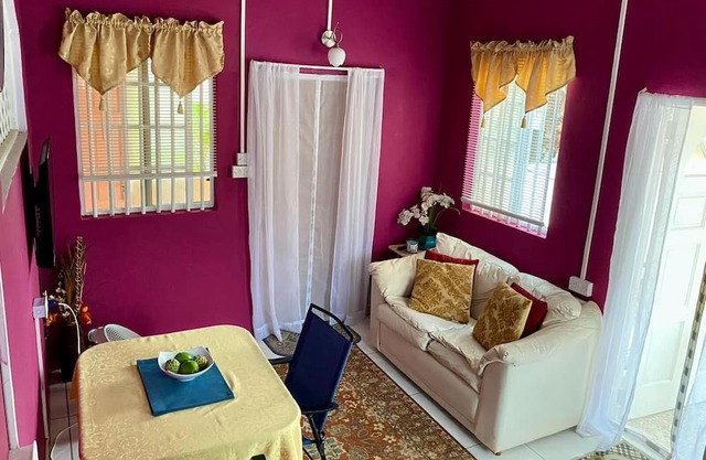 Ocean Breeze Cottage - Newly built.nLocated on Coastal St. Vincent -Georgetown.