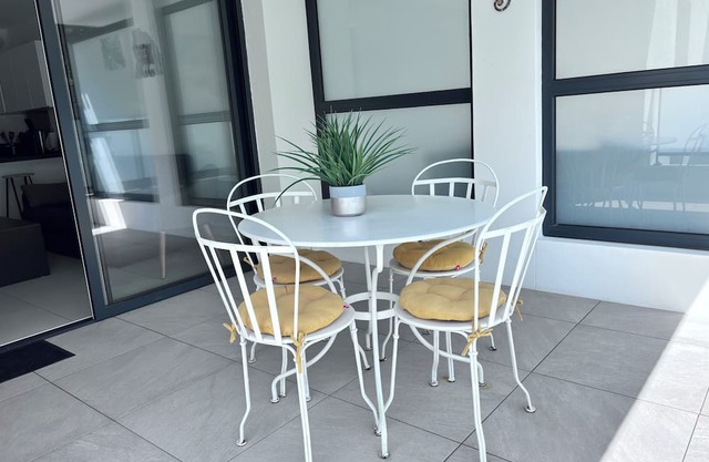 New T2 500 m from the beach, beautiful terrace, parking, in absolute calm