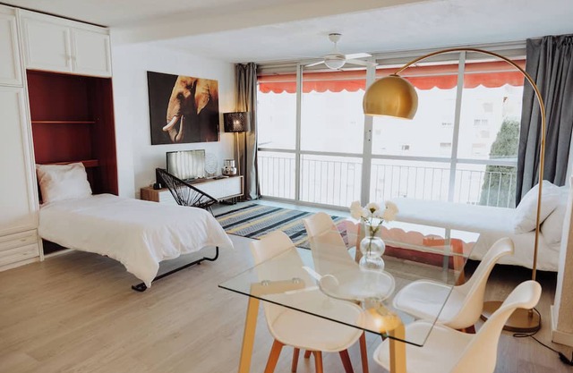 NEWLY RENOVATED APARTMENT 5 MINUTES FROM THE BEACH