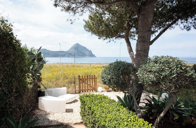 Casa Ponente with Sea View on the Gulf of Macari