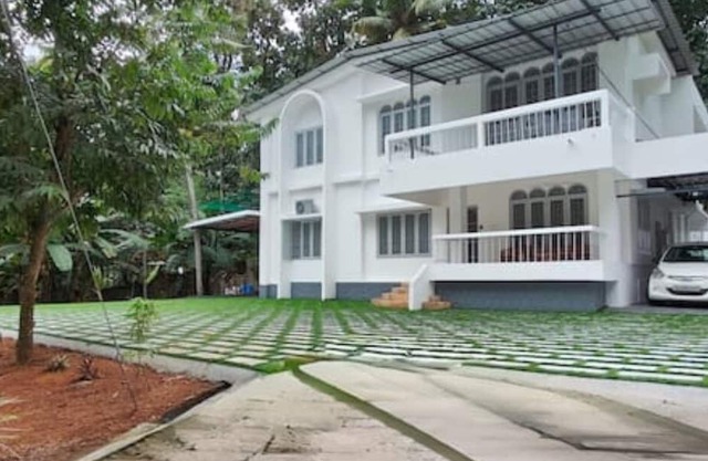 Genesis spaces non AC upto 4 guests Kottayam
