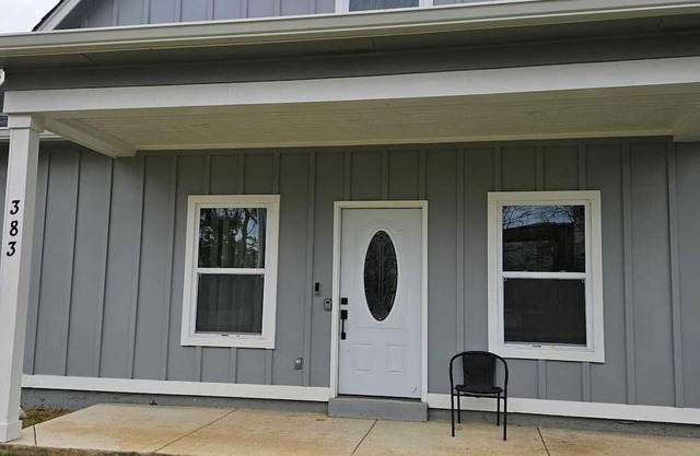 Gorgeous & Comfortable 5-bedroom, New Home in Collierville