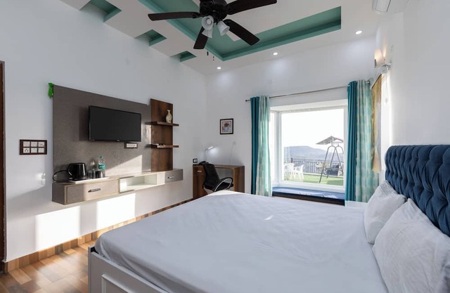 Alpine Manor 1 by Ebony Stays – Scenic 1BHK Villa in Dehradun with Garden View