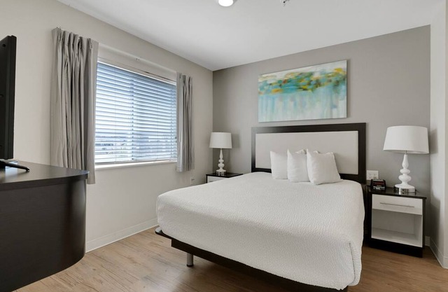 Simplicity At the Rim 1308 I Comfy 2 Bed 2 Bath