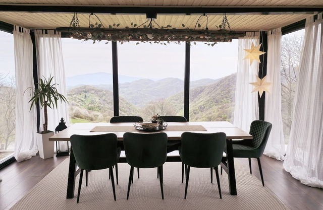 Three Bedroom Holiday Home Wild Rose