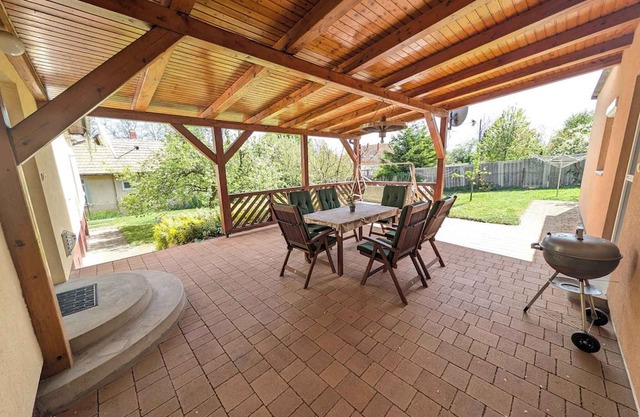 Holiday apartment with WLAN and large terrace