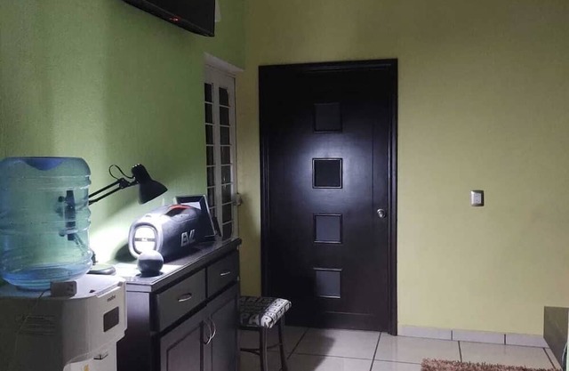 House with excellent location to reach by road or highway.